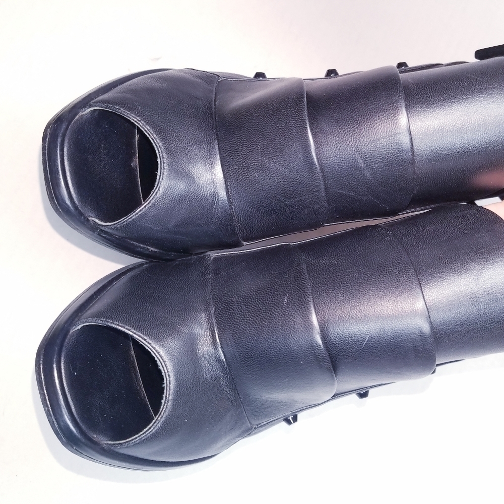 🌸 Fendi | Leather Ankle Boots with Spiked Heel Design, size 40‎ - Picture 7 of 16